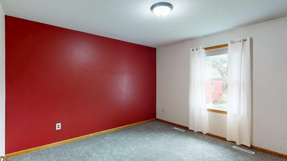 635 NW 6th Street NW Plainview, MN 55964