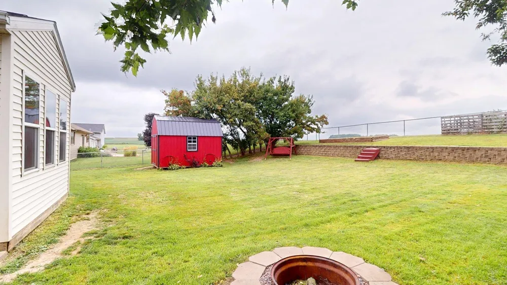 635 NW 6th Street NW Plainview, MN 55964