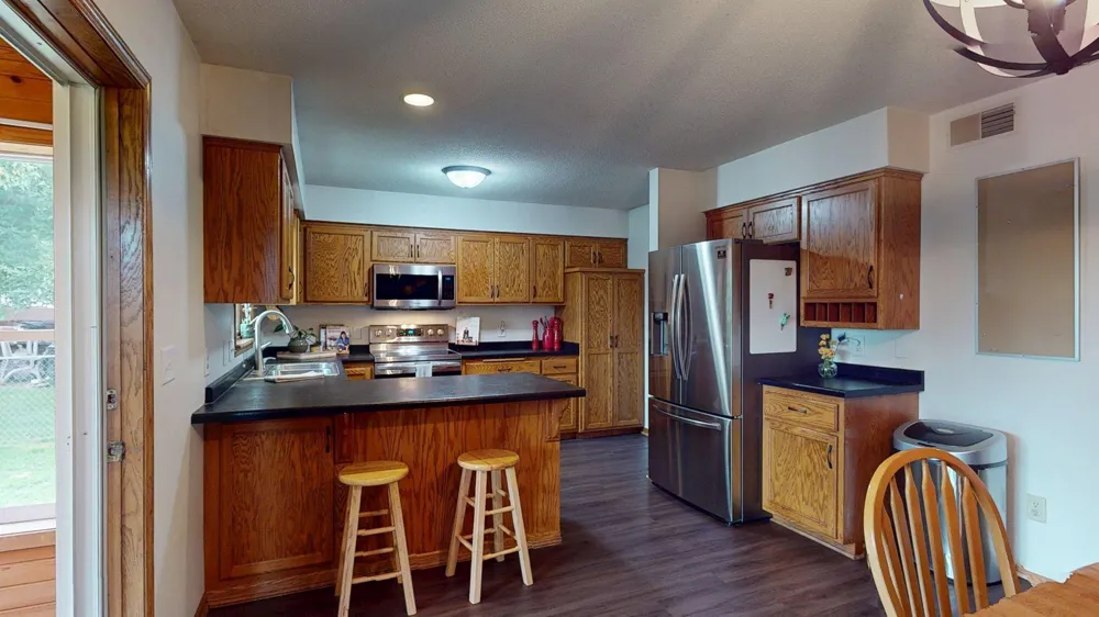 635 NW 6th Street NW Plainview, MN 55964