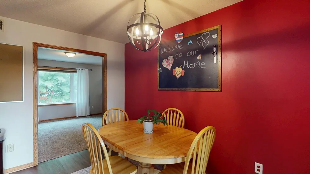 635 NW 6th Street NW Plainview, MN 55964