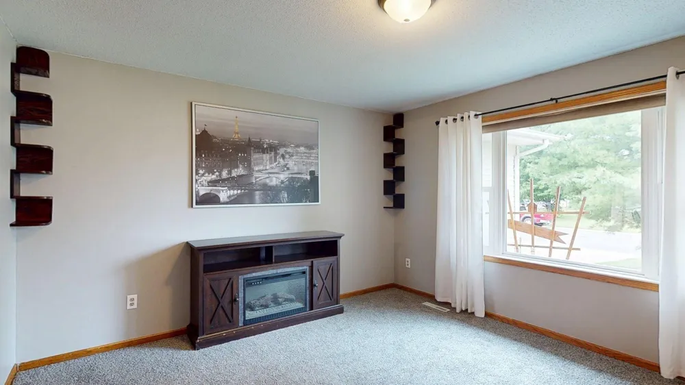635 NW 6th Street NW Plainview, MN 55964