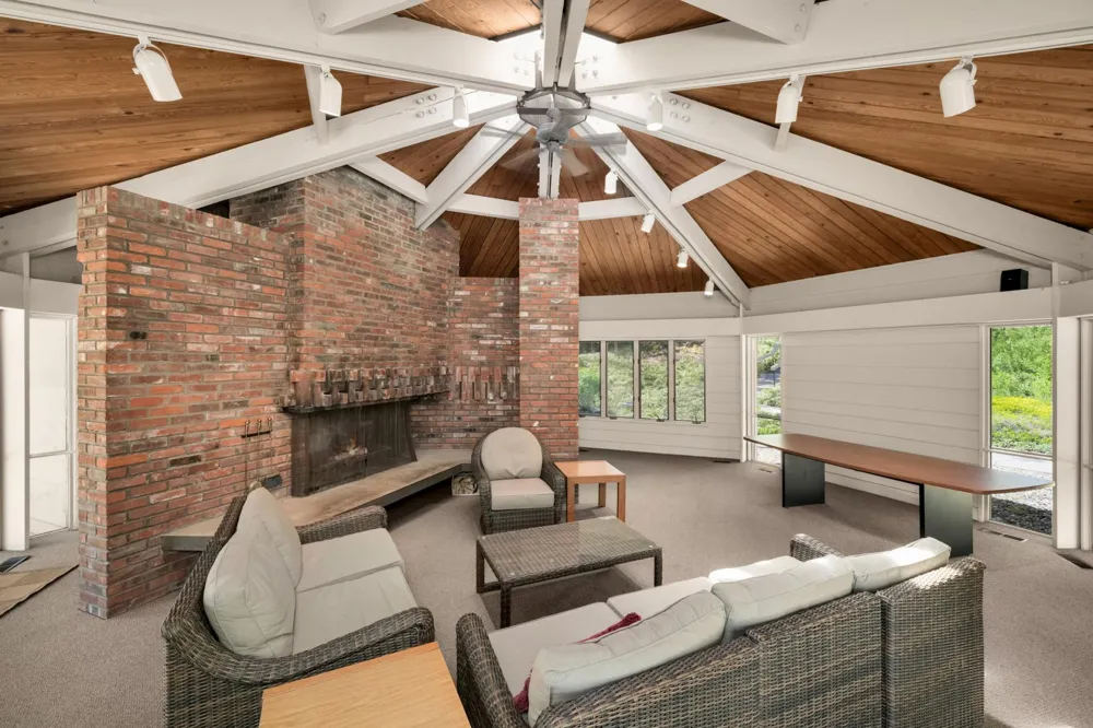 10203 Scarborough Road Bloomington, MN 55437