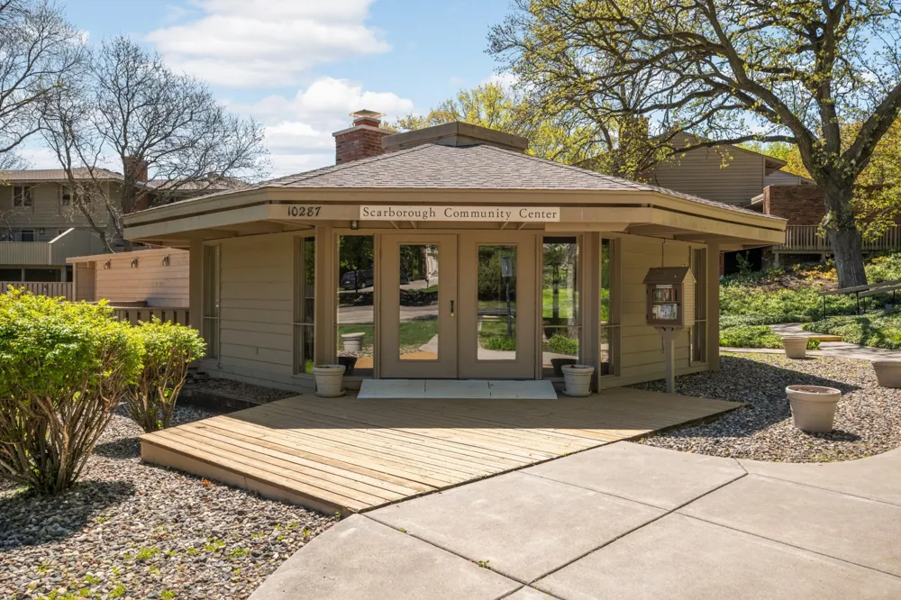 10203 Scarborough Road Bloomington, MN 55437