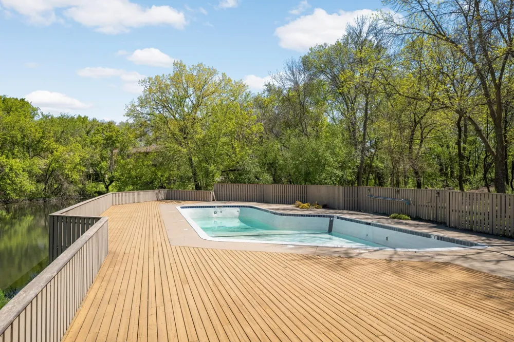 10203 Scarborough Road Bloomington, MN 55437