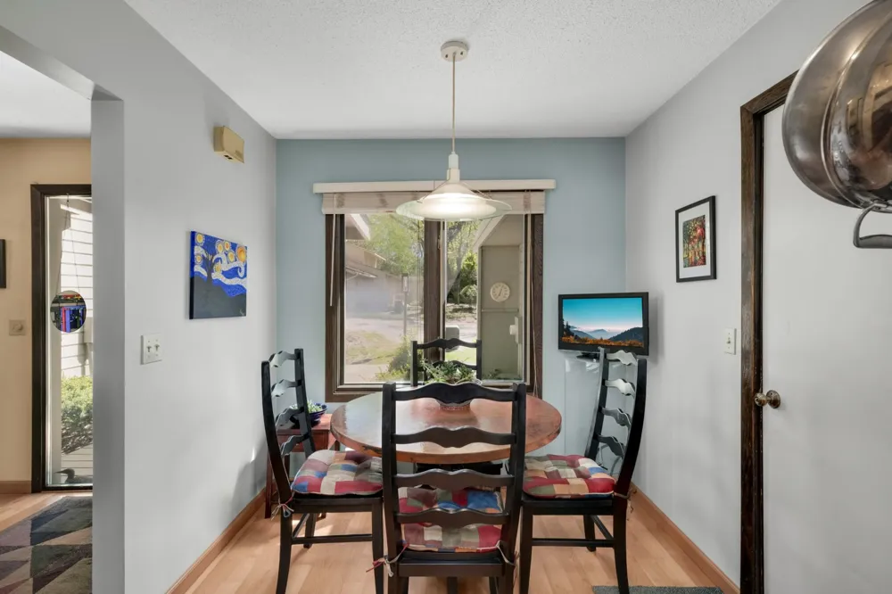 10203 Scarborough Road Bloomington, MN 55437