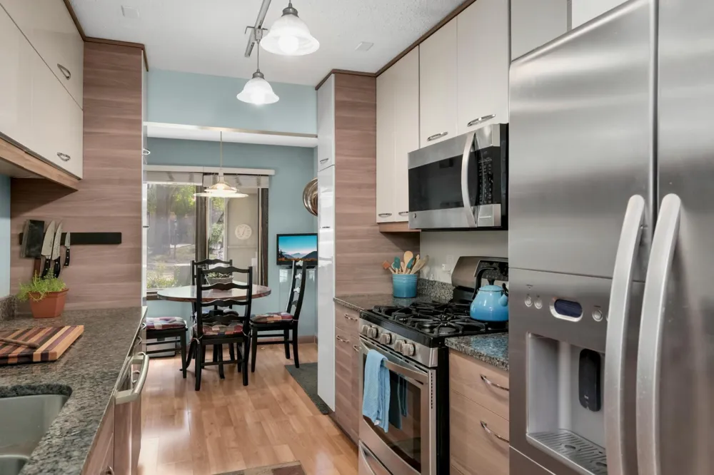 10203 Scarborough Road Bloomington, MN 55437