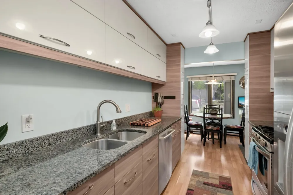10203 Scarborough Road Bloomington, MN 55437
