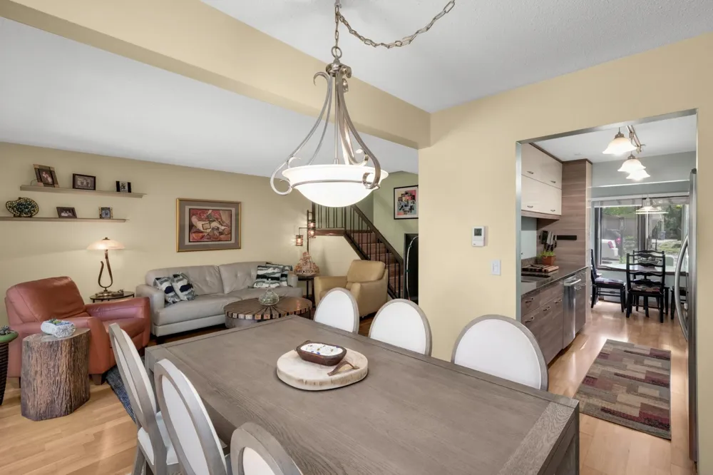10203 Scarborough Road Bloomington, MN 55437