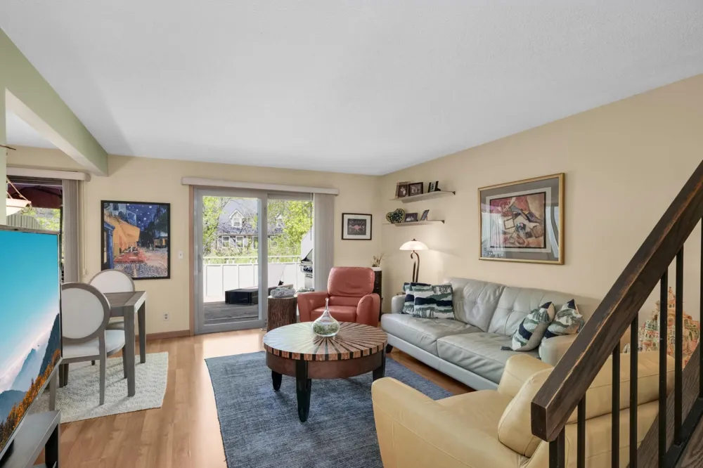 10203 Scarborough Road Bloomington, MN 55437