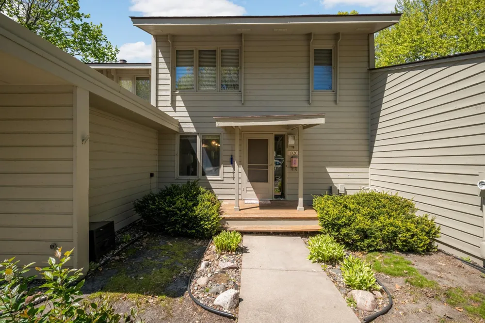 10203 Scarborough Road Bloomington, MN 55437