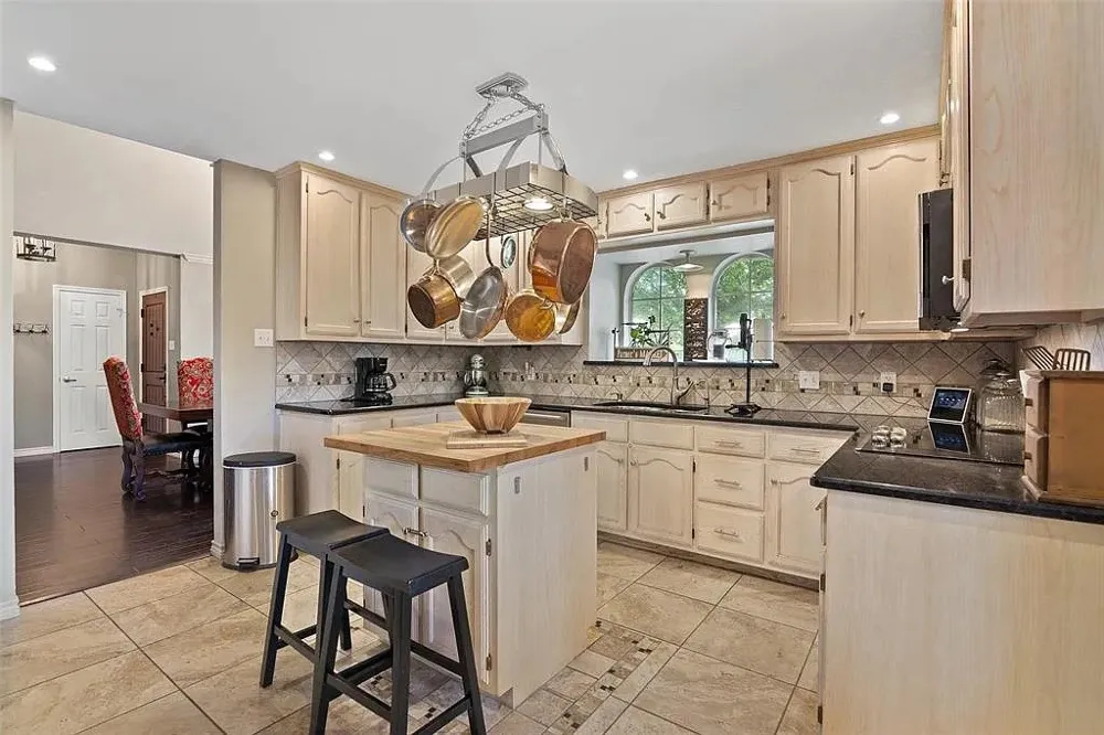3500 W Fm 5 Aledo, TX 76008