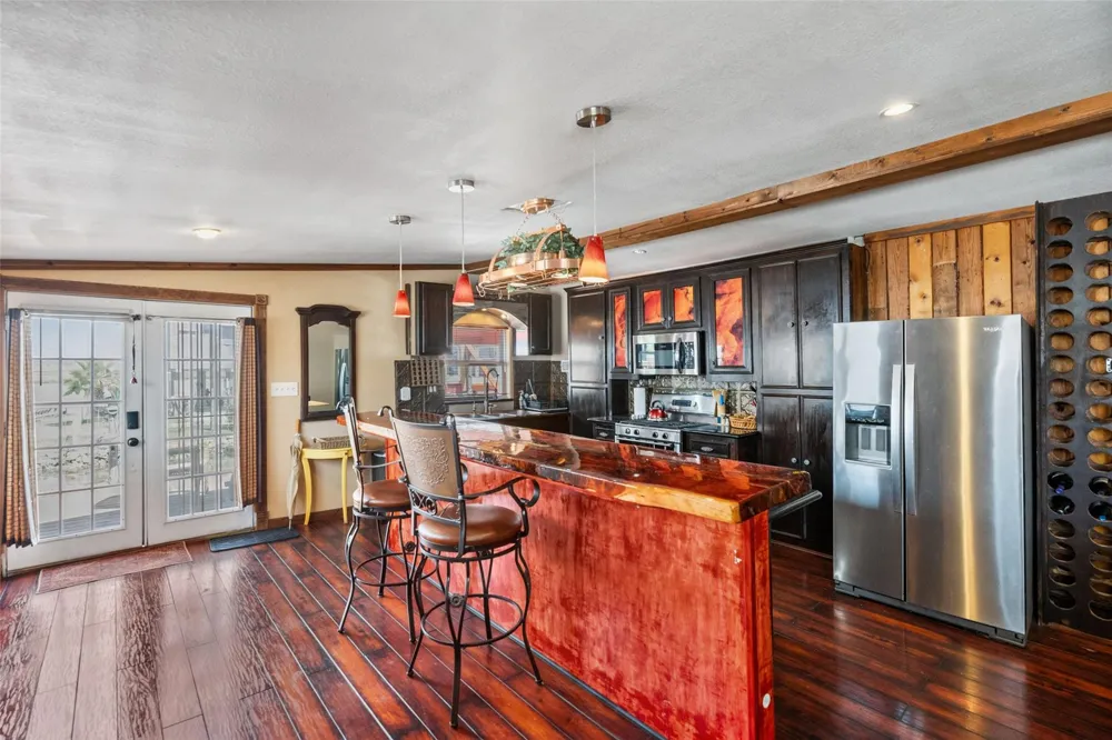 116 Bayou Vista Drive Hitchcock, TX 77563