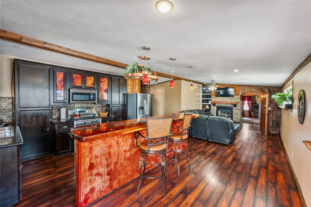 116 Bayou Vista Drive Hitchcock, TX 77563