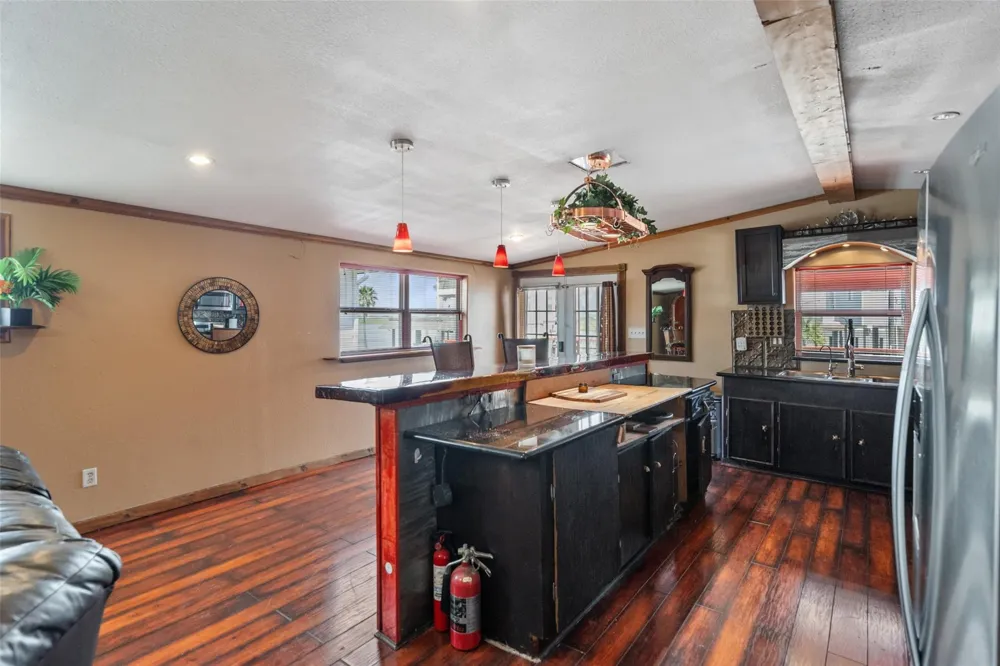 116 Bayou Vista Drive Hitchcock, TX 77563
