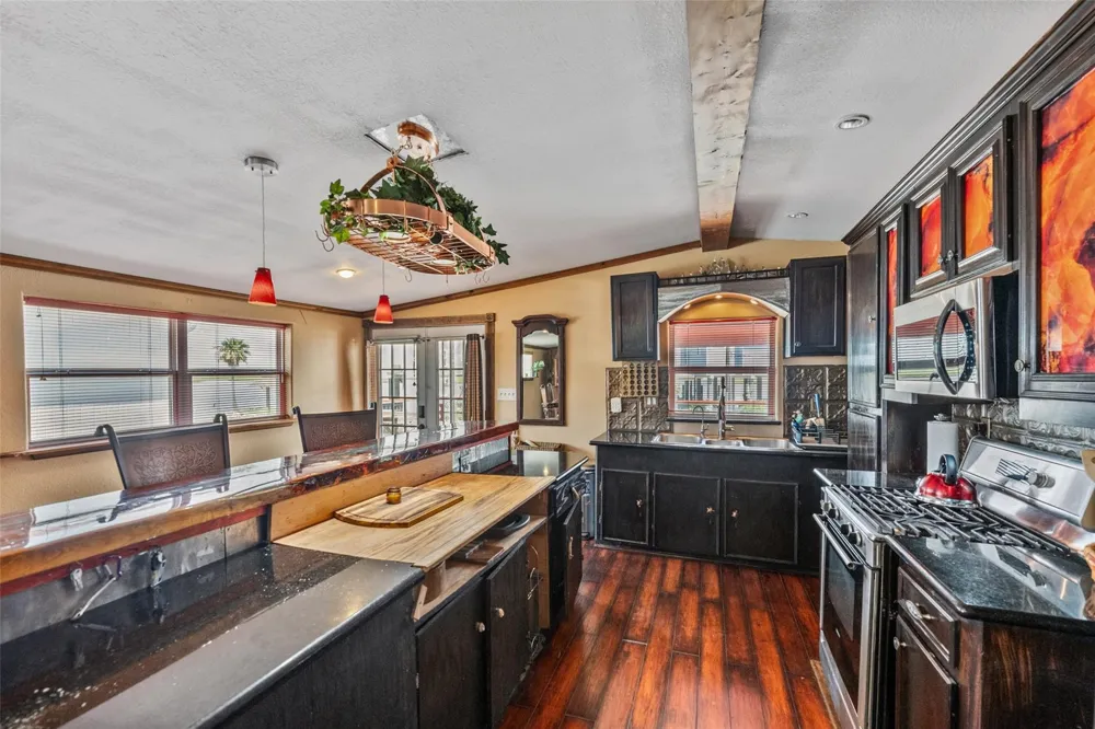 116 Bayou Vista Drive Hitchcock, TX 77563