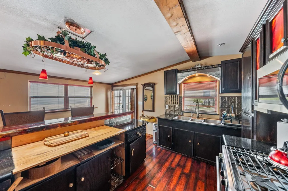 116 Bayou Vista Drive Hitchcock, TX 77563