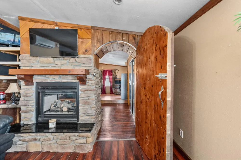 116 Bayou Vista Drive Hitchcock, TX 77563