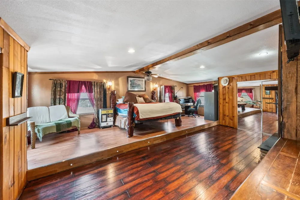 116 Bayou Vista Drive Hitchcock, TX 77563