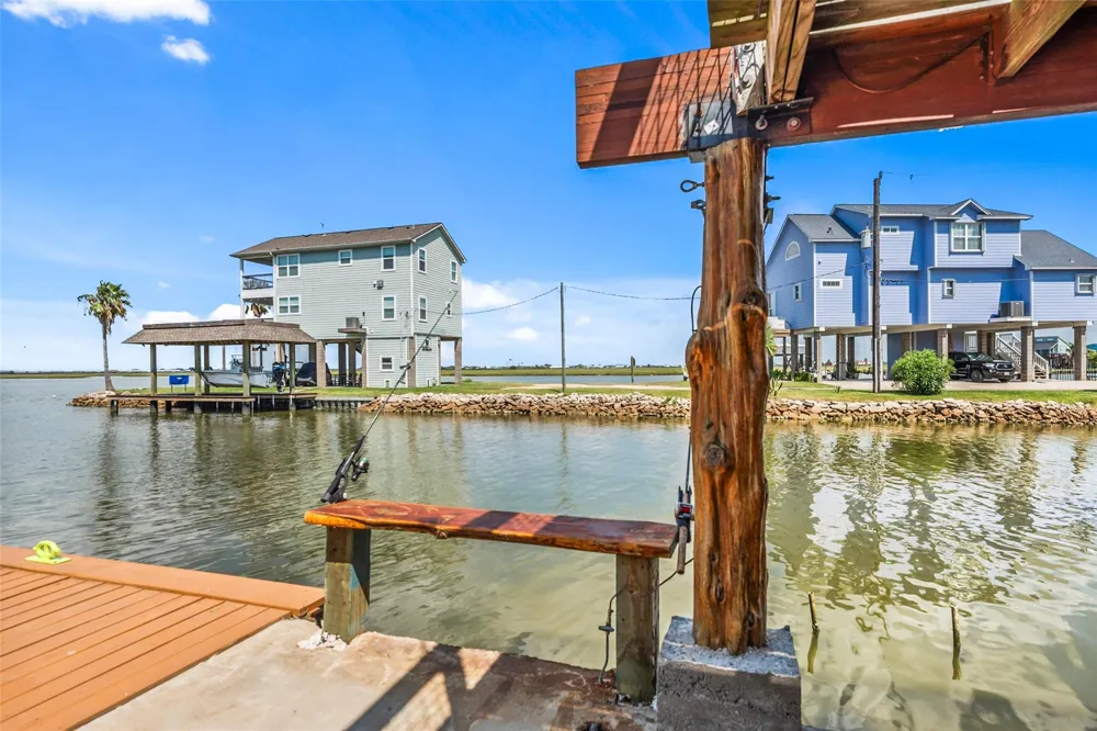 116 Bayou Vista Drive Hitchcock, TX 77563
