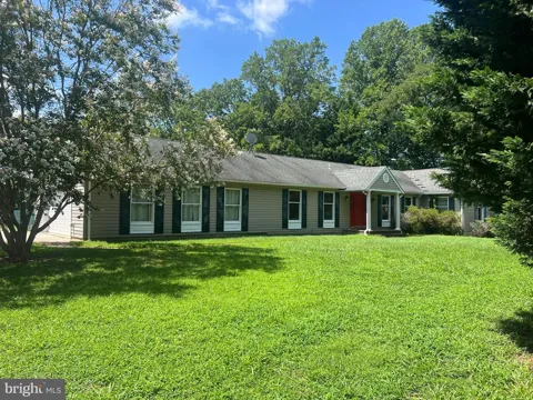 811 COVE POINT ROAD