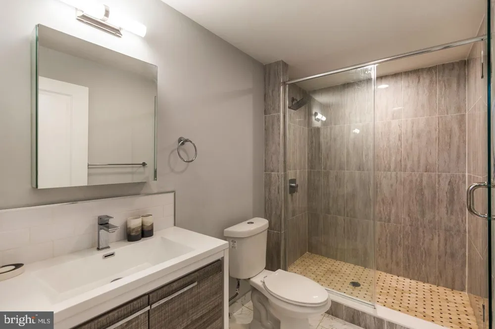 2621 E LETTERLY STREET Philadelphia, PA 19125