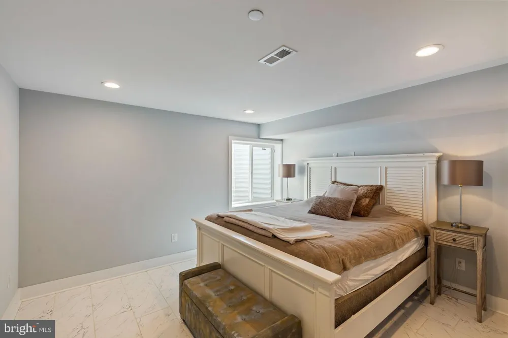 2621 E LETTERLY STREET Philadelphia, PA 19125