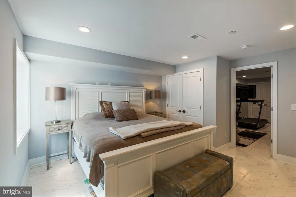 2621 E LETTERLY STREET Philadelphia, PA 19125