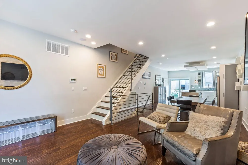 2621 E LETTERLY STREET Philadelphia, PA 19125
