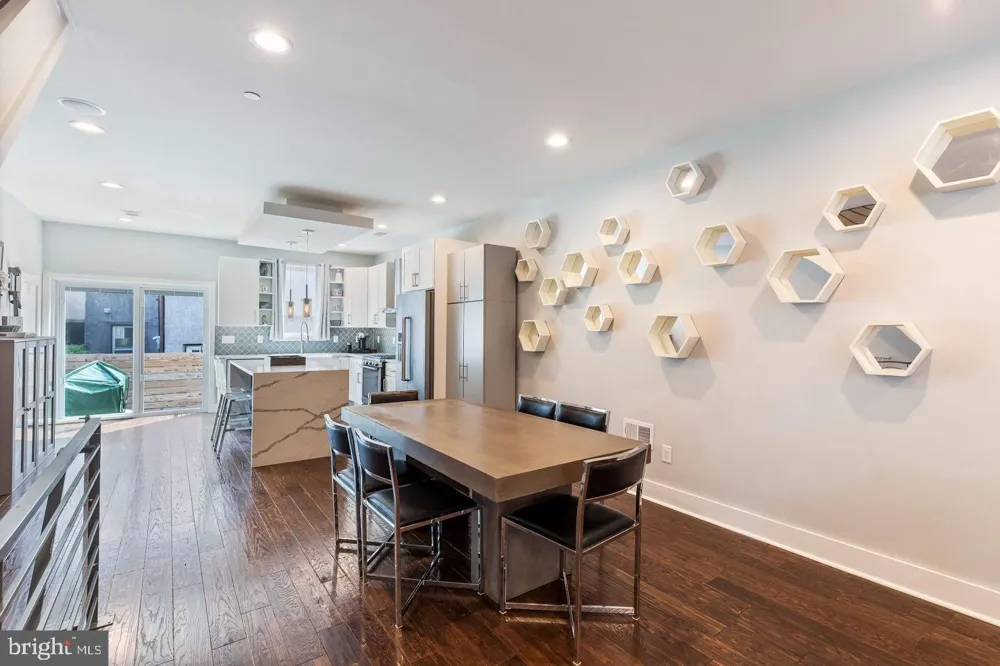 2621 E LETTERLY STREET Philadelphia, PA 19125