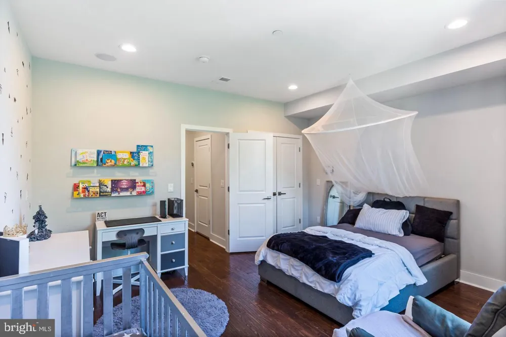 2621 E LETTERLY STREET Philadelphia, PA 19125