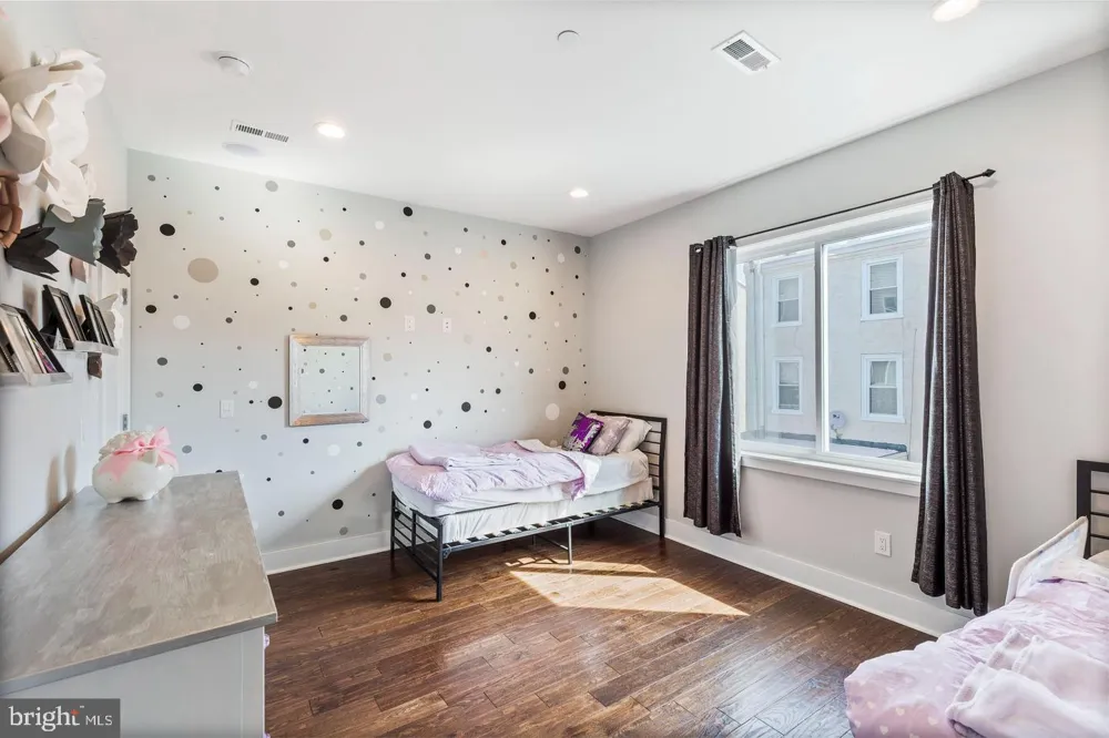 2621 E LETTERLY STREET Philadelphia, PA 19125