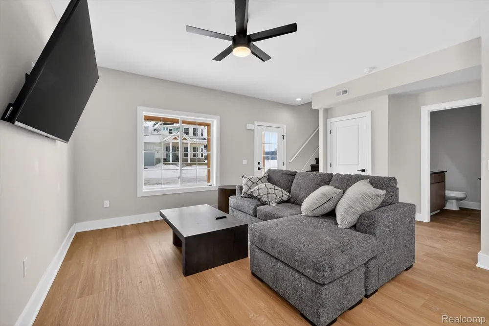 19287 Andrea Drive Macomb Township, MI 48042