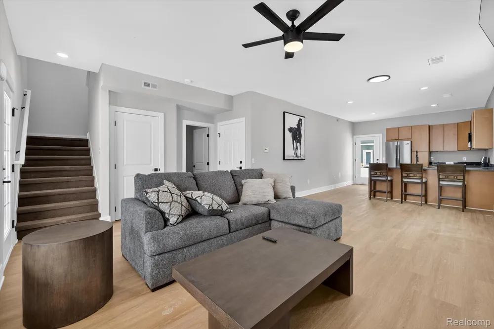19287 Andrea Drive Macomb Township, MI 48042