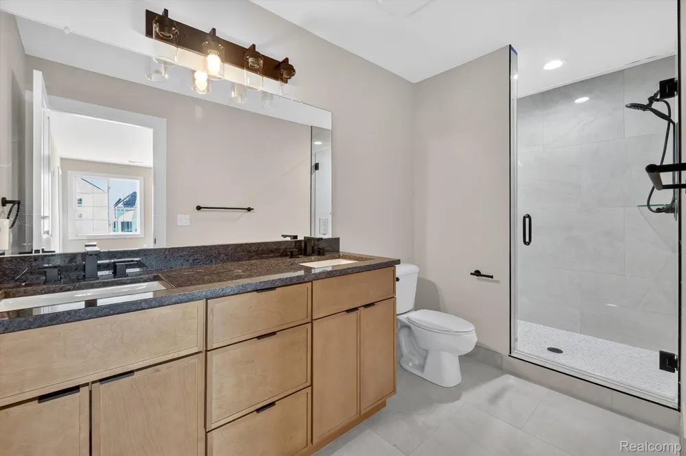 19287 Andrea Drive Macomb Township, MI 48042