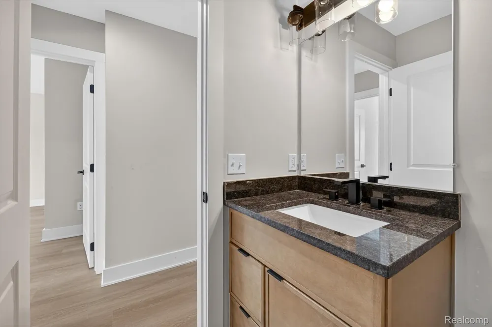 19287 Andrea Drive Macomb Township, MI 48042