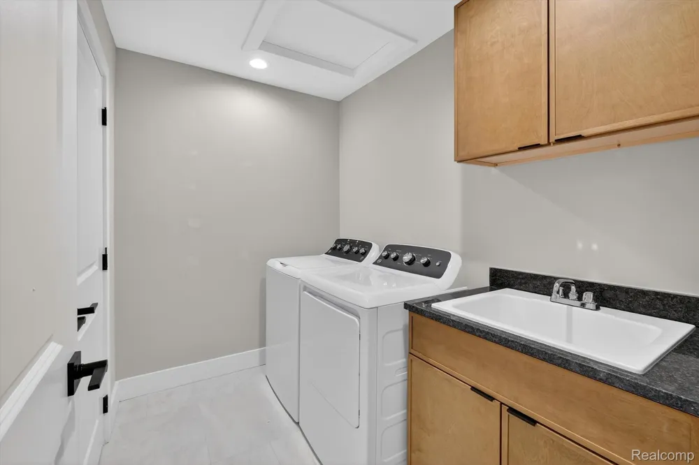 19287 Andrea Drive Macomb Township, MI 48042