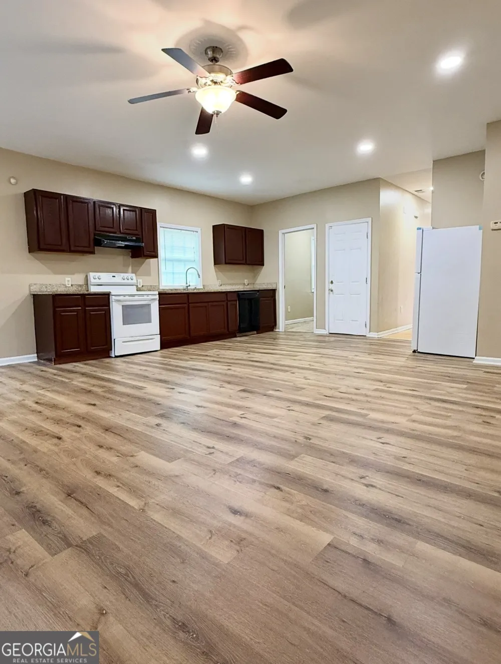 4831 Oak PATH Stone Mountain, GA 30088