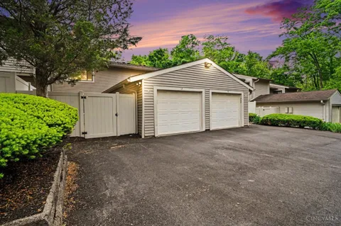 17 Woodview Court