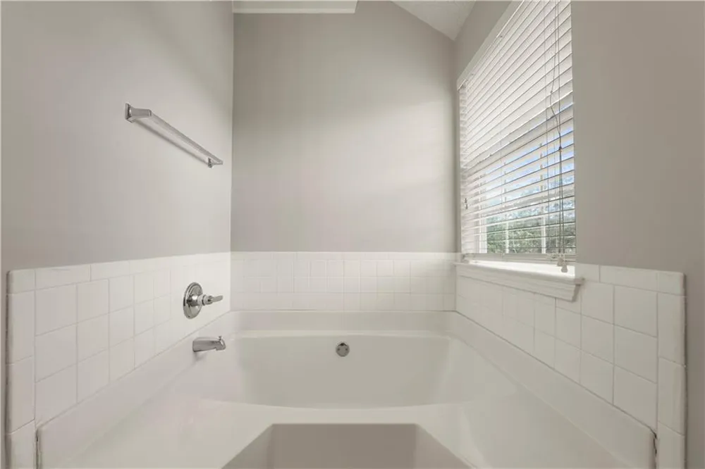 27 Waters Edge Way Fayetteville, GA 30215