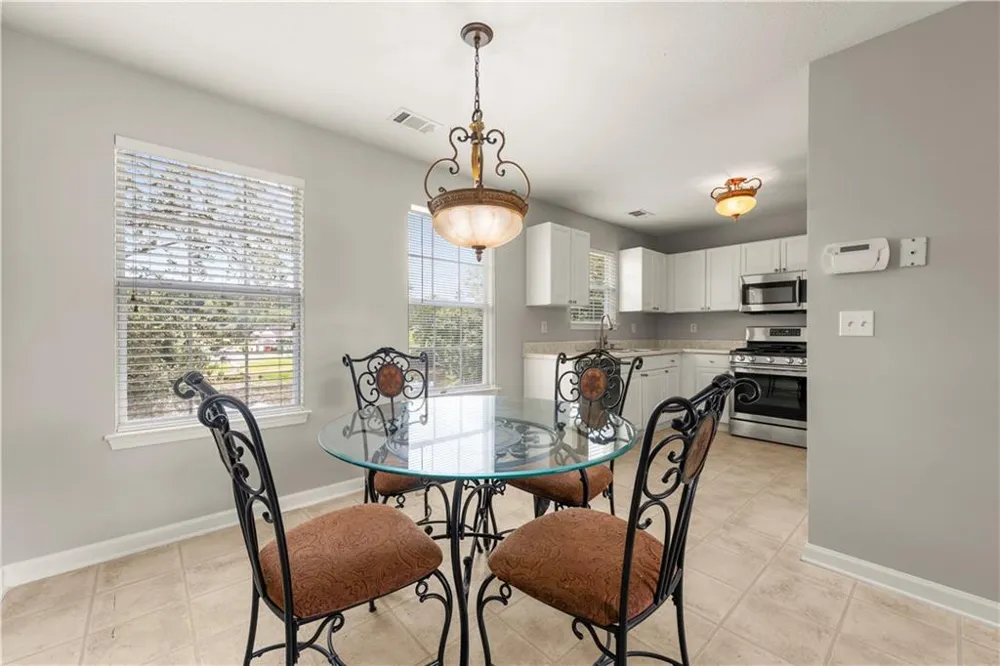 27 Waters Edge Way Fayetteville, GA 30215
