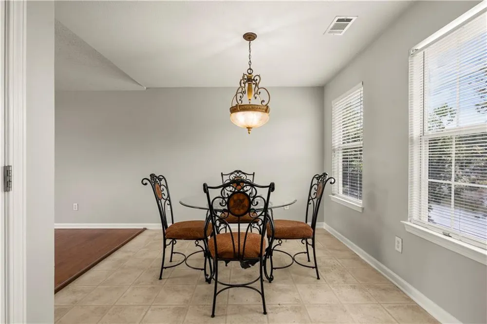 27 Waters Edge Way Fayetteville, GA 30215
