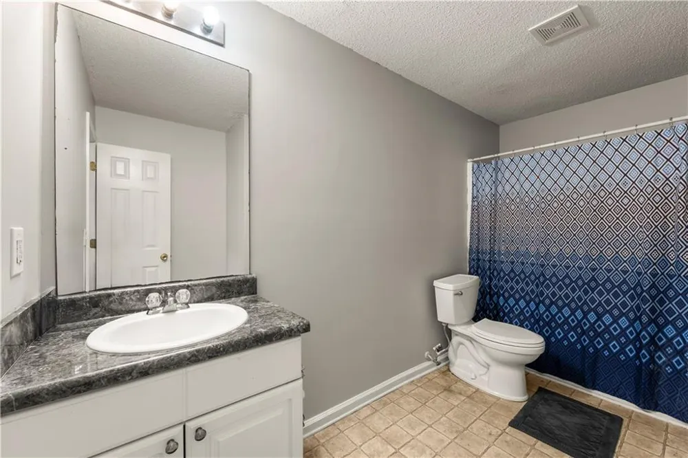 27 Waters Edge Way Fayetteville, GA 30215