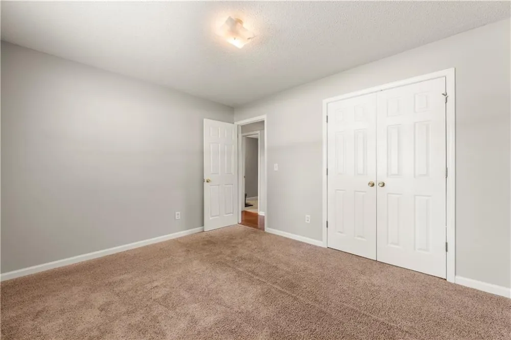 27 Waters Edge Way Fayetteville, GA 30215