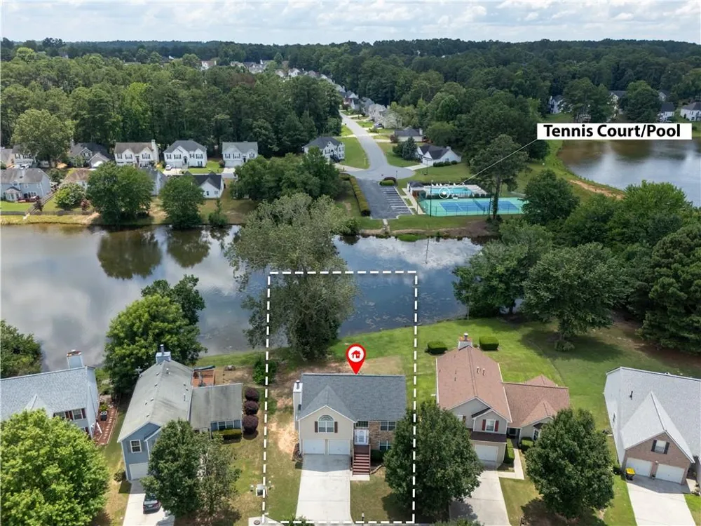 27 Waters Edge Way Fayetteville, GA 30215