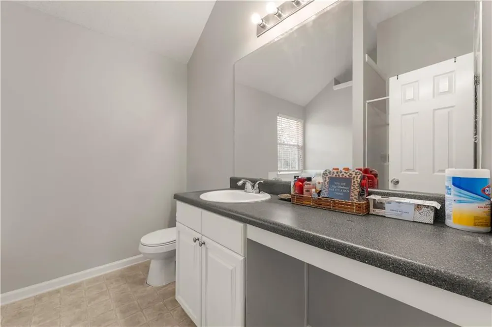 27 Waters Edge Way Fayetteville, GA 30215