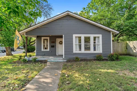 2200 Lyle Avenue