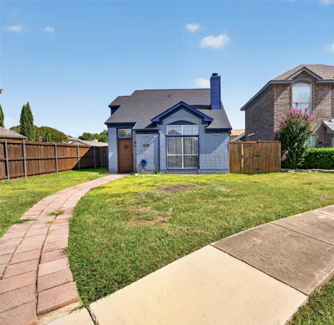 1925 Pinecrest Drive