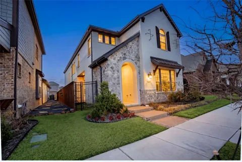 1621 Rose Willow Way
