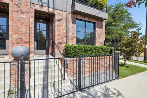 737 Zang Boulevard #103