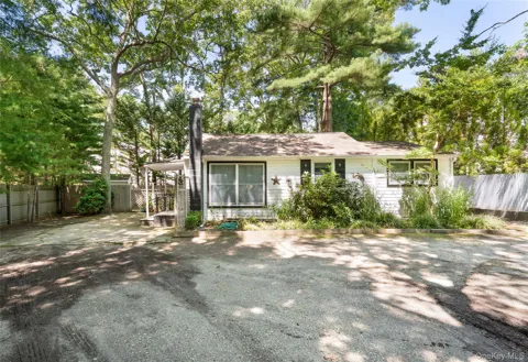 141 W Neck Road